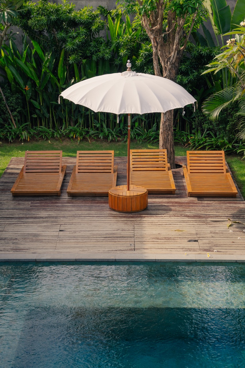 JuSt Residence Sunchairs by Pool